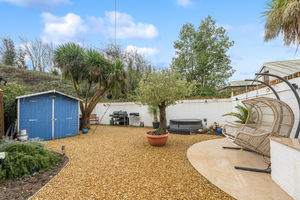 Photo 25- click for photo gallery